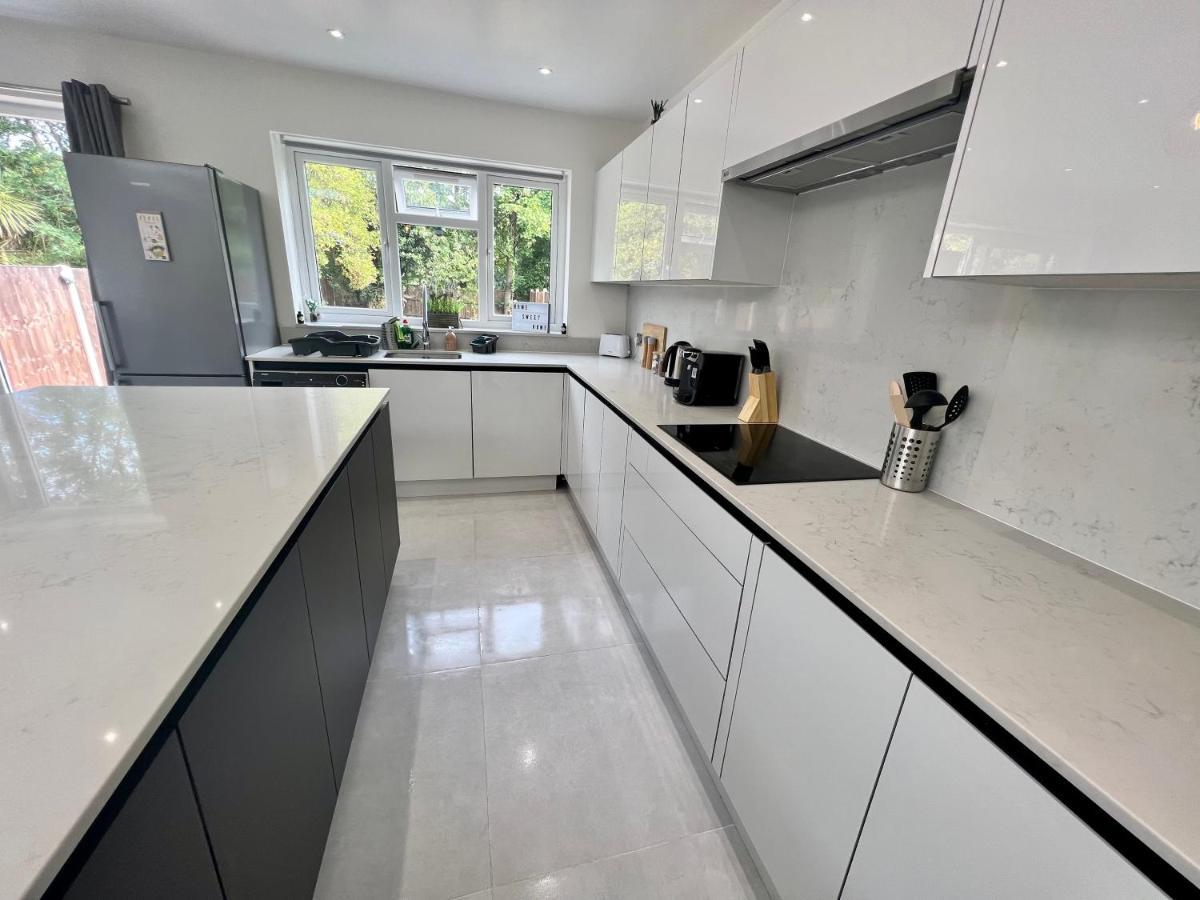 Wembley Stadium 5 Star Brand New Luxury Sleeps 14 With Parking Villa London Exterior photo