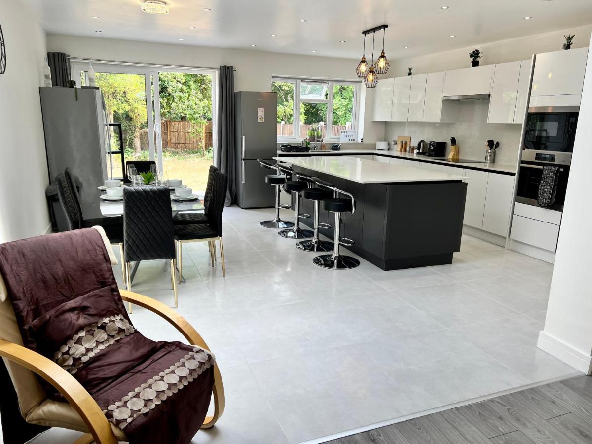 Wembley Stadium 5 Star Brand New Luxury Sleeps 14 With Parking Villa London Exterior photo