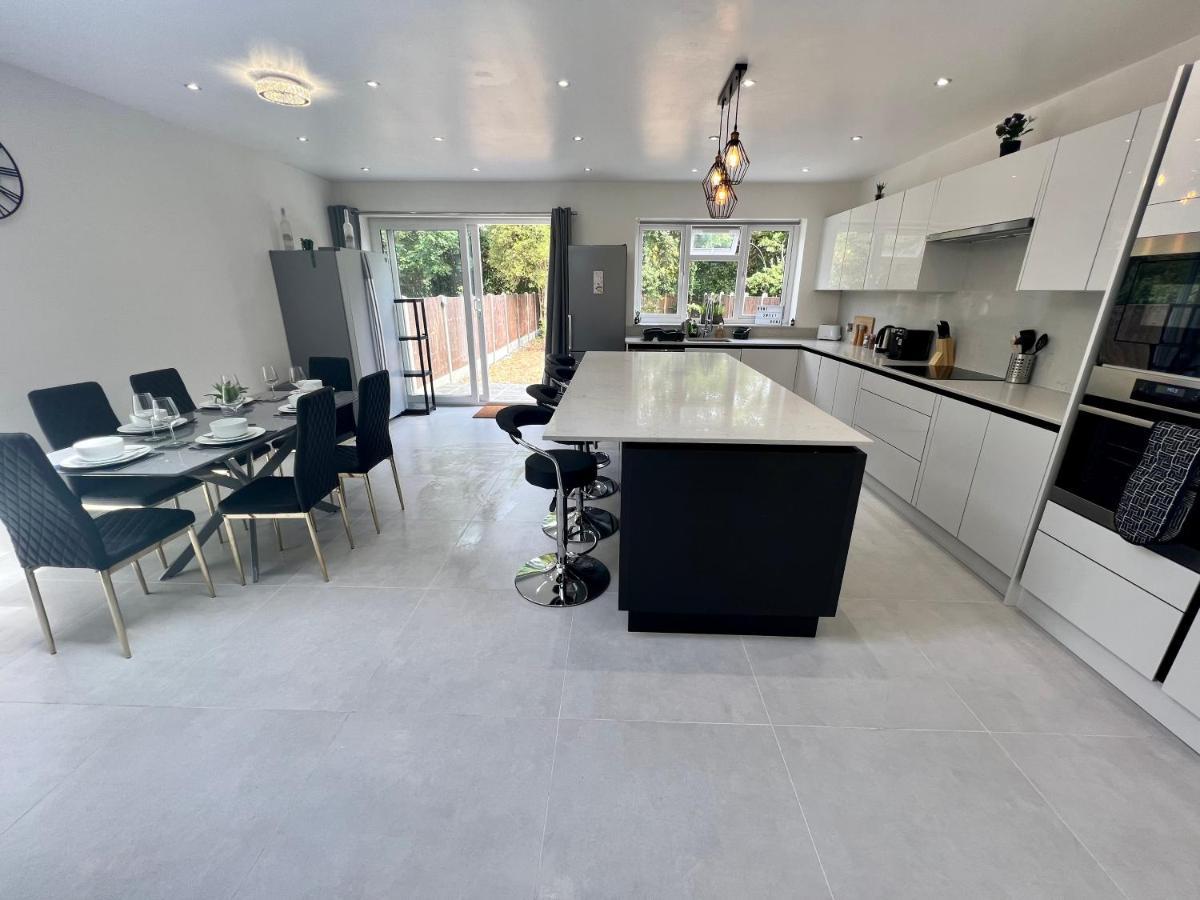 Wembley Stadium 5 Star Brand New Luxury Sleeps 14 With Parking Villa London Exterior photo