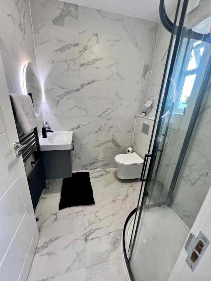 Wembley Stadium 5 Star Brand New Luxury Sleeps 14 With Parking Villa London Exterior photo
